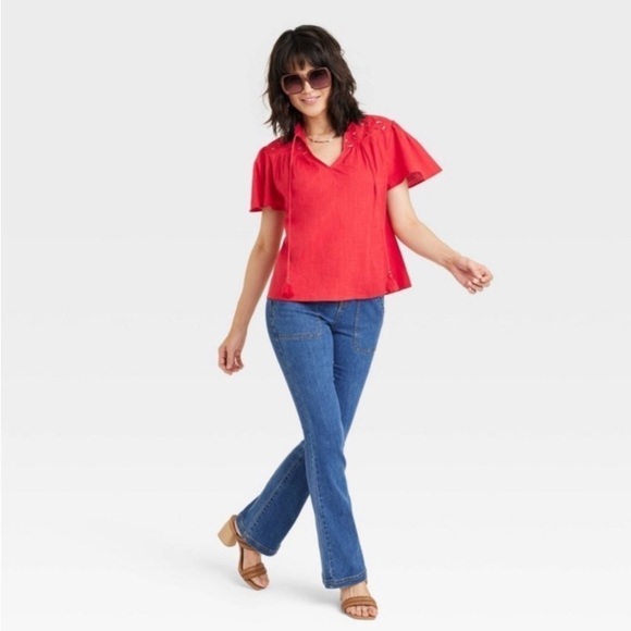 Knox Rose Tops - Women's Short Sleeve V-Neck
Woven Eyelet Top - Knox Rose Red
